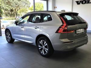 Volvo XC60 B5 AWD Essential - Image 4