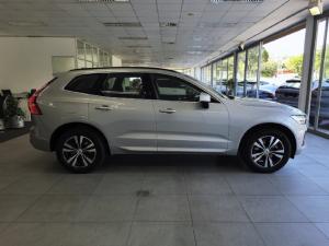 Volvo XC60 B5 AWD Essential - Image 8