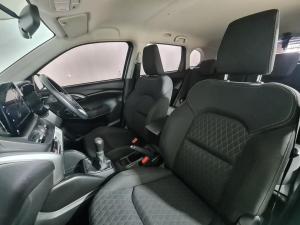 Toyota Urban Cruiser 1.5 XR manual - Image 12