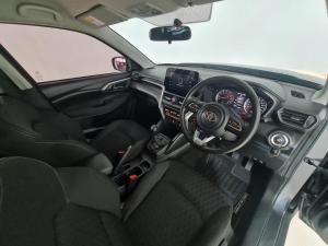 Toyota Urban Cruiser 1.5 XR manual - Image 9