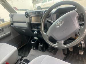 Toyota Land Cruiser 79 4.5D-4D V8 single cab LX - Image 6