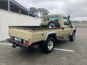 Toyota Land Cruiser 79 4.5D-4D V8 single cab LX - Image 2