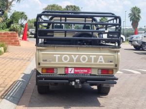 Toyota Land Cruiser 79 4.5D-4D V8 single cab LX - Image 7