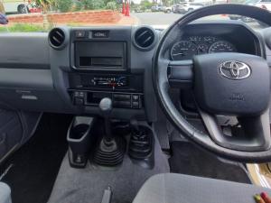 Toyota Land Cruiser 79 4.5D-4D V8 single cab LX - Image 8