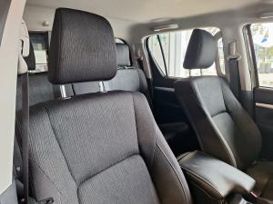 Toyota Hilux 2.8GD-6 double cab Raider auto - Image 12