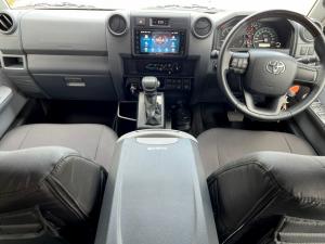 Toyota Land Cruiser 79 2.8GD-6 double cab - Image 7