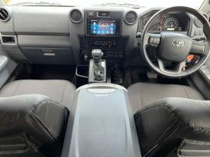 Toyota Land Cruiser 79 2.8GD-6 double cab - Image 8