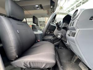 Toyota Land Cruiser 79 2.8GD-6 double cab - Image 9