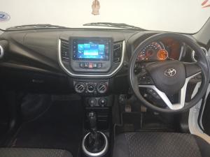 Toyota Vitz 1.0 XR manual - Image 8