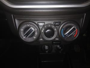Toyota Vitz 1.0 XR manual - Image 17