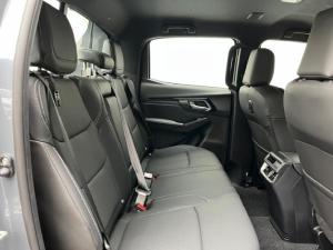 Isuzu D-Max 3.0TD double cab V-Cross - Image 13