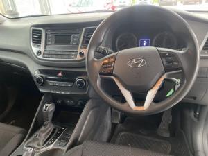 Hyundai Tucson 2.0 Premium auto - Image 9