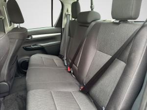 Toyota Hilux 2.8GD-6 48V double cab 4x4 Raider - Image 5