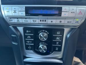 Toyota Land Cruiser Prado 2.8GD VX - Image 12