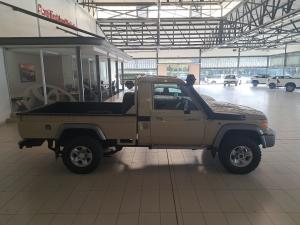 Toyota Land Cruiser 79 4.5D-4D V8 single cab LX - Image 6