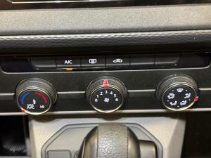 Volkswagen Transporter 2.0TDI Kombi SWB Trendline auto - Image 15