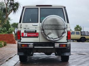 Toyota Land Cruiser 76 4.5D-4D V8 station wagon LX - Image 5