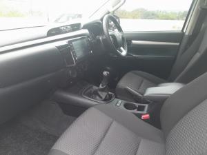 Toyota Hilux 2.4GD-6 double cab 4x4 Raider manual - Image 7
