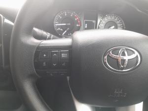 Toyota Hilux 2.4GD-6 double cab 4x4 Raider manual - Image 9