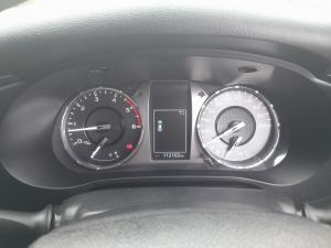 Toyota Hilux 2.4GD-6 double cab 4x4 Raider manual - Image 11