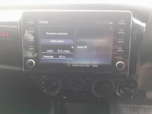 Toyota Hilux 2.4GD-6 double cab 4x4 Raider manual - Image 13