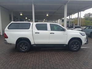 Toyota Hilux 2.4GD-6 double cab 4x4 Raider manual - Image 3