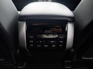 Toyota Land Cruiser Prado 2.8GD VX - Image 14