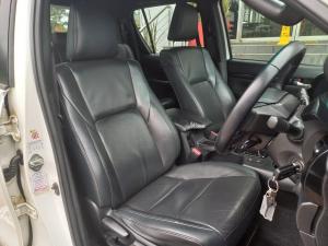 Toyota Hilux 2.8GD-6 double cab Raider auto - Image 13