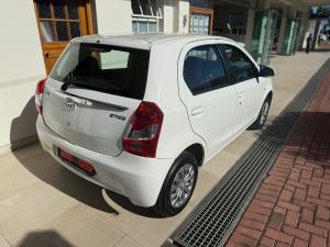 Toyota Etios hatch 1.5 Sprint - Image 2
