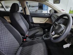 Volkswagen Polo sedan 1.6 manual - Image 10