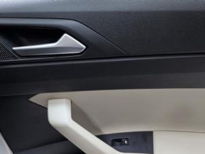 Volkswagen Polo sedan 1.6 manual - Image 14