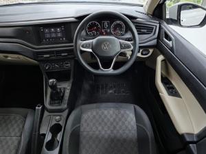 Volkswagen Polo sedan 1.6 manual - Image 15