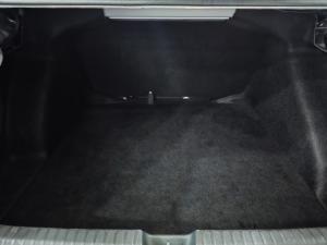 Volkswagen Polo sedan 1.6 manual - Image 9