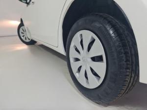 Toyota Corolla Quest 1.8 Plus manual - Image 9