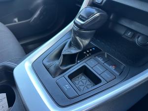 Toyota RAV4 2.5 Hybrid GX - Image 11