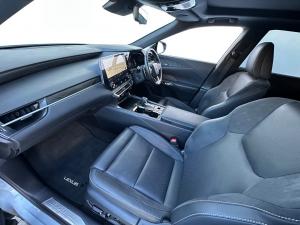 Lexus RX 450h+ - Image 9