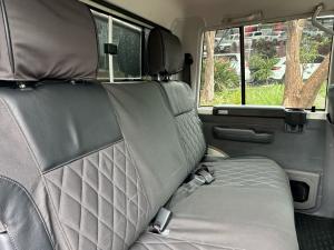 Toyota Land Cruiser 79 4.5D-4D V8 double cab LX - Image 13