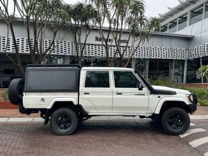 Toyota Land Cruiser 79 4.5D-4D V8 double cab LX - Image 4