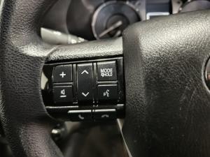 Toyota Hilux 2.4GD-6 double cab 4x4 Raider manual - Image 15