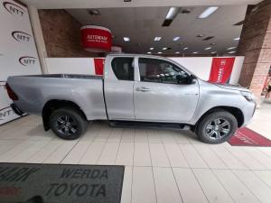 Toyota Hilux 2.4GD-6 Xtra cab Raider auto - Image 3
