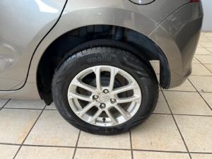 Suzuki Swift 1.2 GLX manual - Image 9