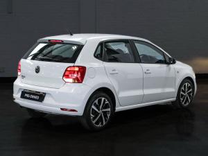 Volkswagen Polo Vivo hatch 1.6 Comfortline auto - Image 5