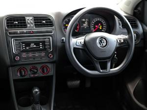 Volkswagen Polo Vivo hatch 1.6 Comfortline auto - Image 9