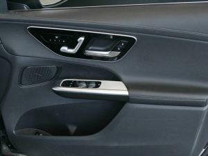 Mercedes-Benz GLC GLC300d 4Matic Avantgarde - Image 14
