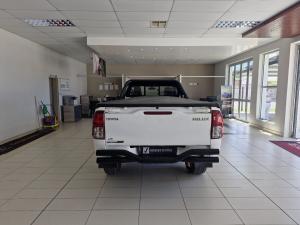 Toyota Hilux 2.8GD-6 4x4 Legend 50 auto - Image 12
