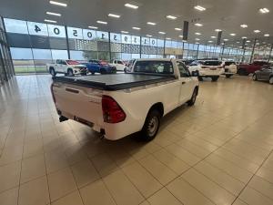 Toyota Hilux 2.0 - Image 2
