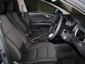 Kia Rio hatch 1.4 LS - Image 10