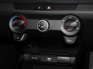 Kia Rio hatch 1.4 LS - Image 16