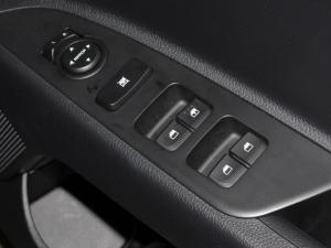 Kia Rio hatch 1.4 LS - Image 18