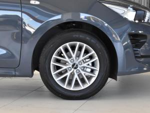 Kia Rio hatch 1.4 LS - Image 3